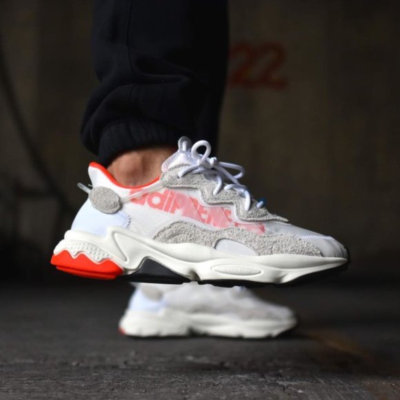 adidas OZWEEGO Big Logo - Solar Red/White - (2019) - Picture 1 of 5